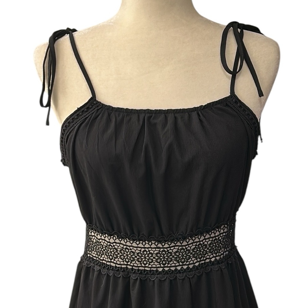Black Size Medium Tiered Maxi Dress Spaghetti Strap Ties With Lace Detail